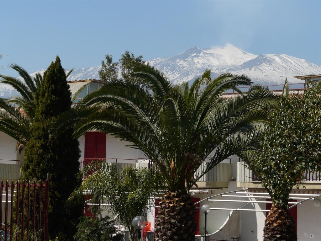 Villa La Casa Al Mare à Fondachello  Extérieur photo